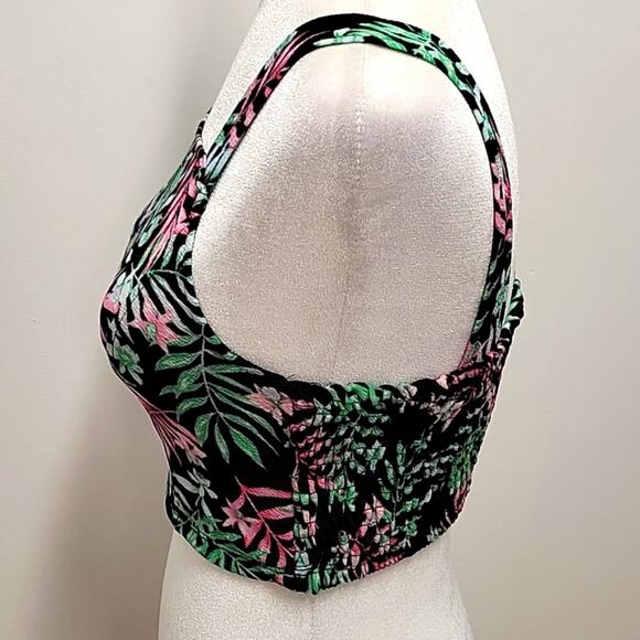 No Boundries Two Piece Set Size XS Shorts with Crop Top Floral Print Summer Fun - Picture 3 of 12